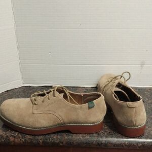 Unisex Tan Suede Shoes...Size 6.5W...EUC